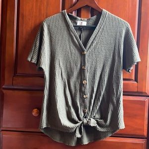 Socialite button front top size xs